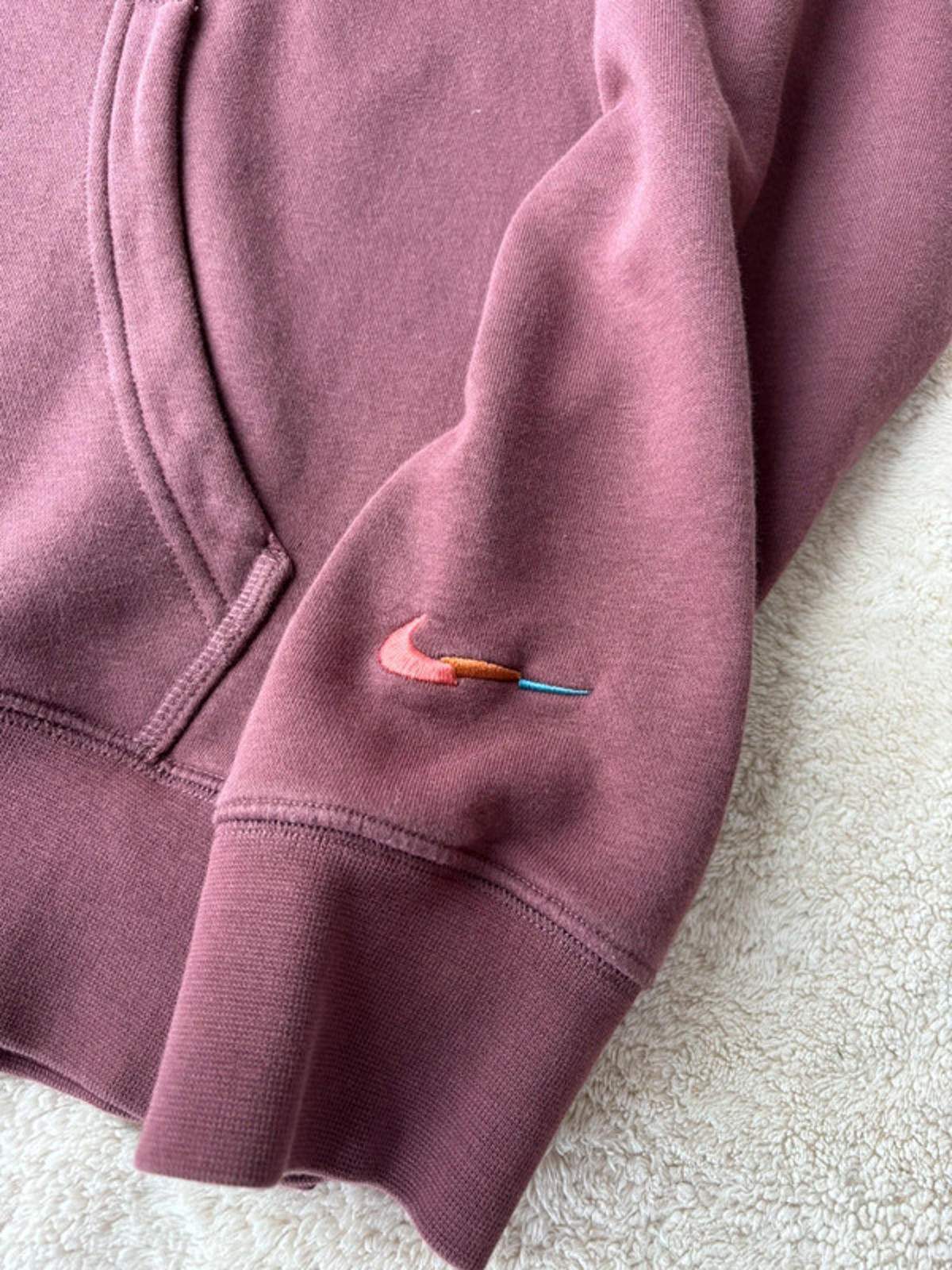 Nike SB Embroidered Hoodie Burgundy Size S