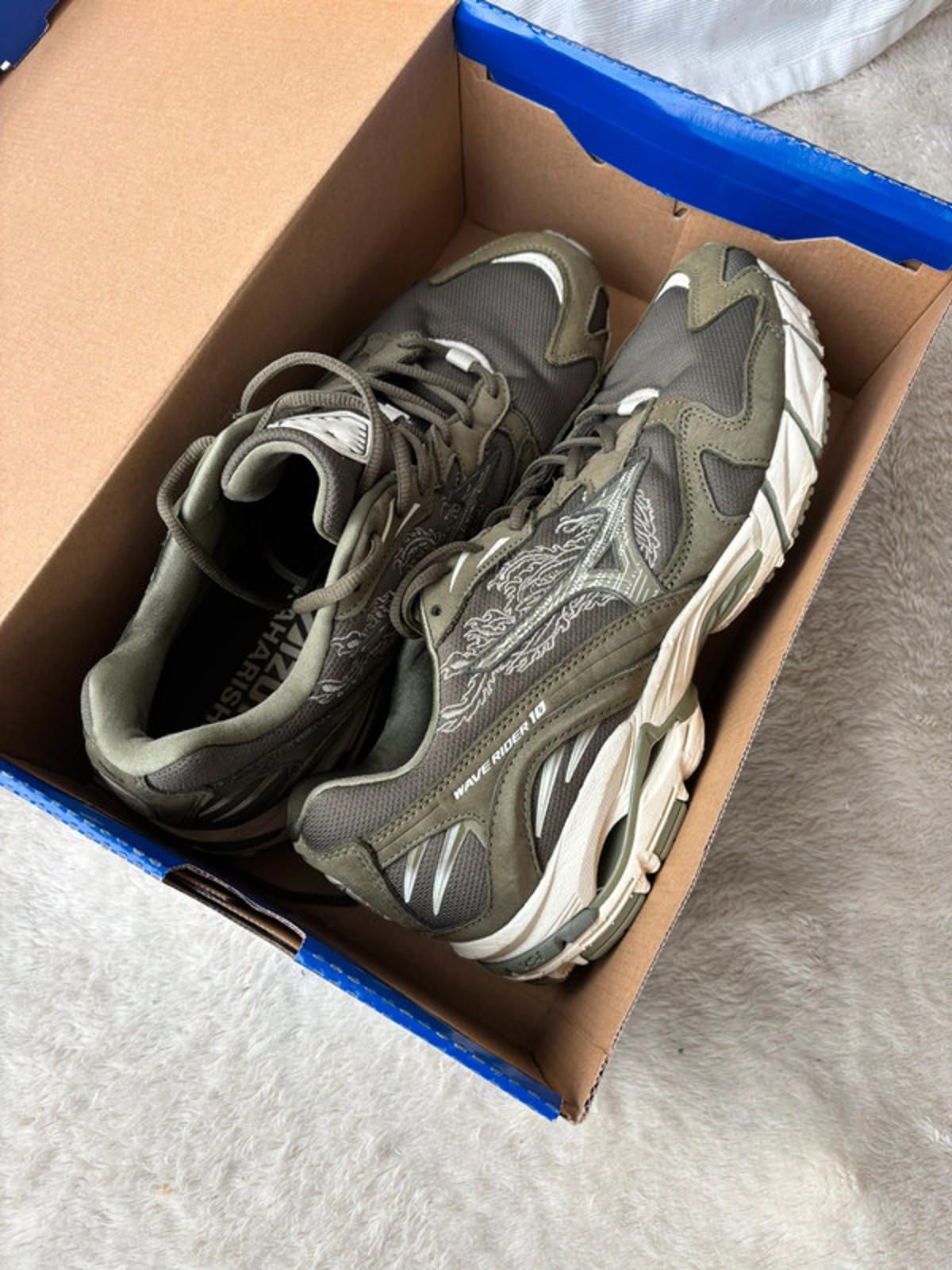 Mizuno X Maharishi Wave Rider 10 UK 9.5