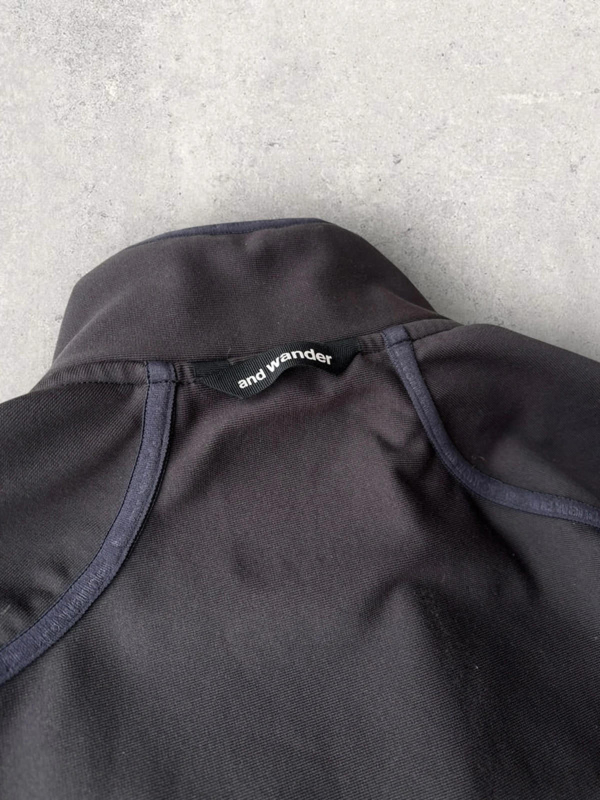 And Wander Light Fleece Charcoal M