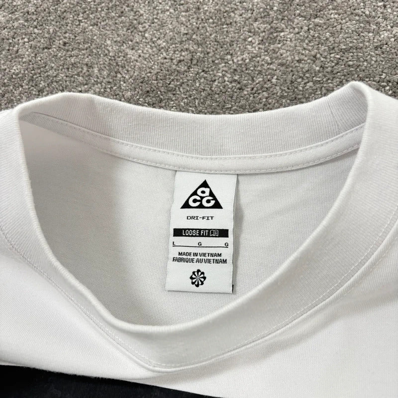 Nike ACG Iguana Graphic T Shirt White L