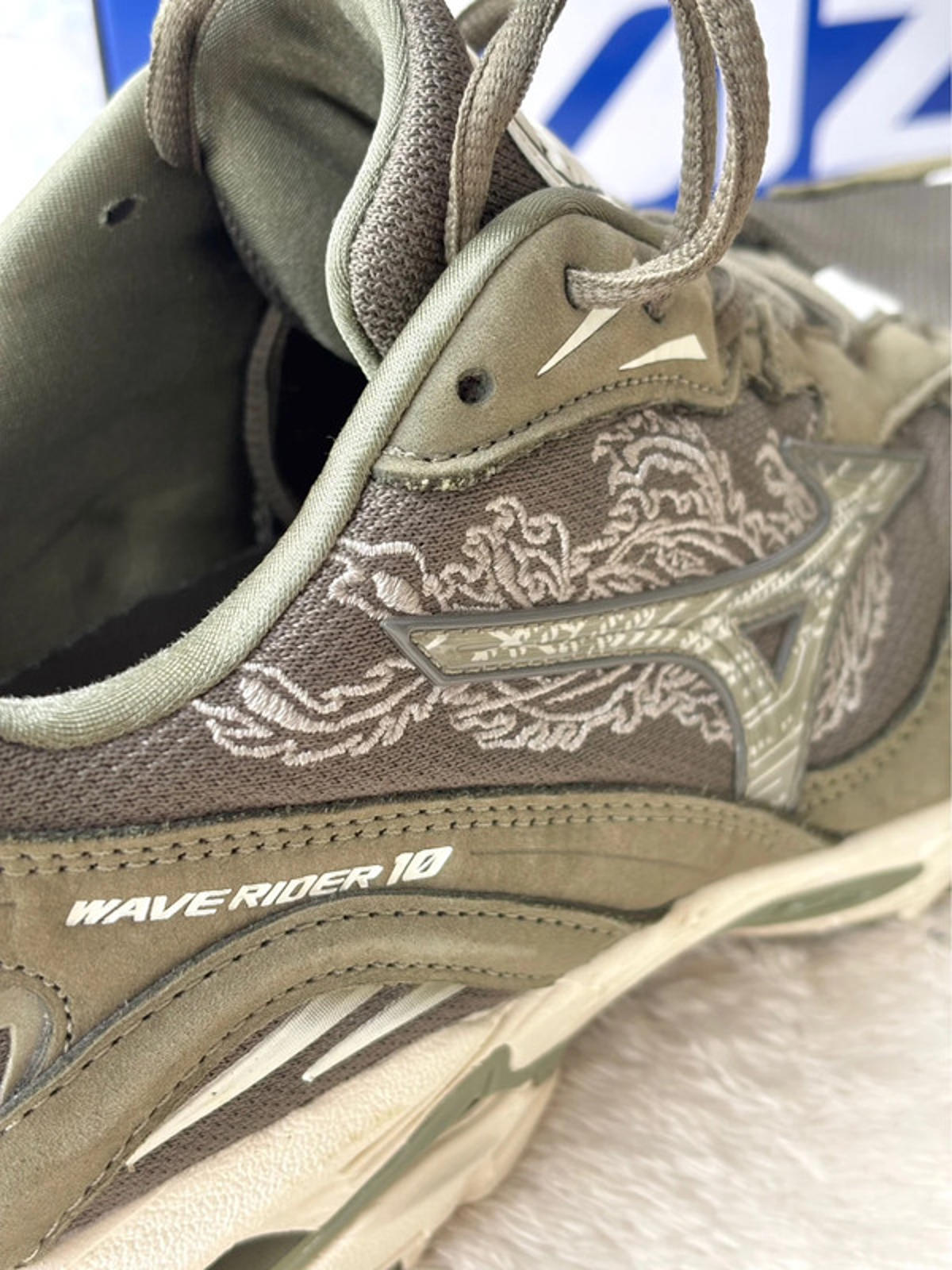 Mizuno X Maharishi Wave Rider 10 UK 9.5