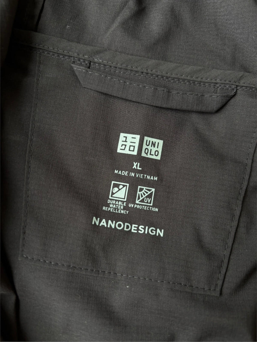 Uniqlo Tech Lightweight Windbreaker Black XL