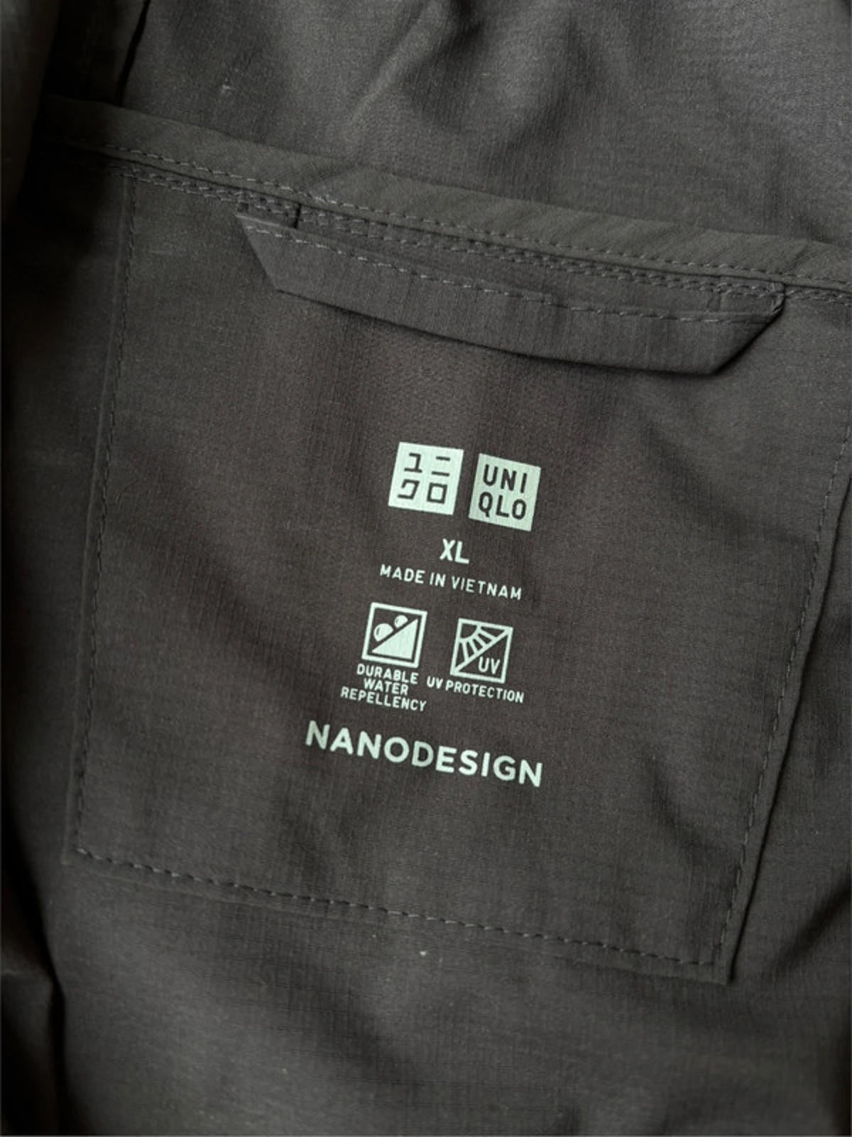 Uniqlo Tech Lightweight Windbreaker Black XL