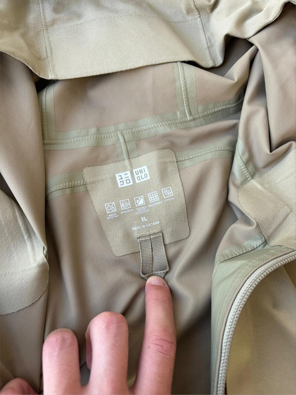 Uniqlo Blocktech 3D Cut Windbreaker Beige Size XL