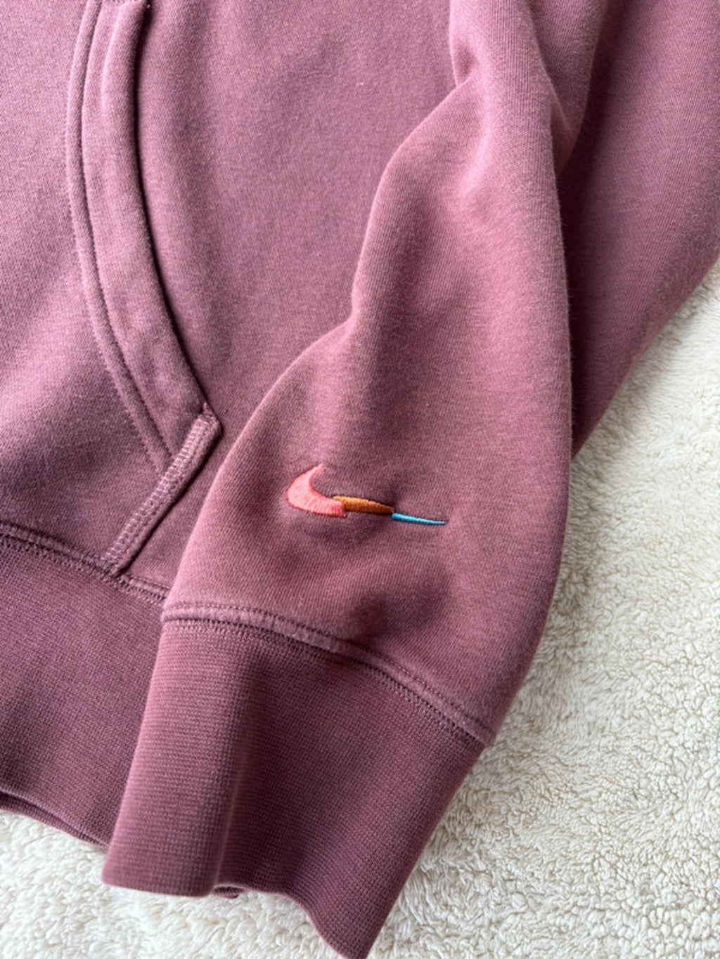 Nike SB Embroidered Hoodie Burgundy Size S