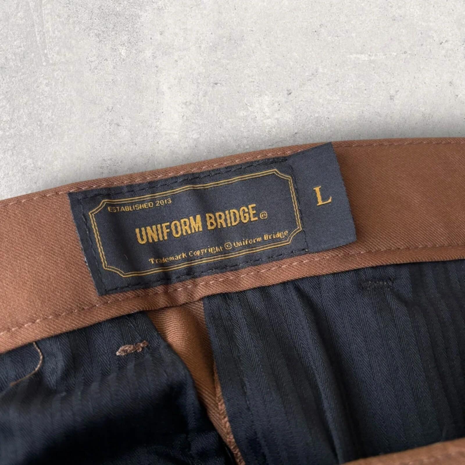 Uniform Bridge Pleated Bermuda Short Brown L
