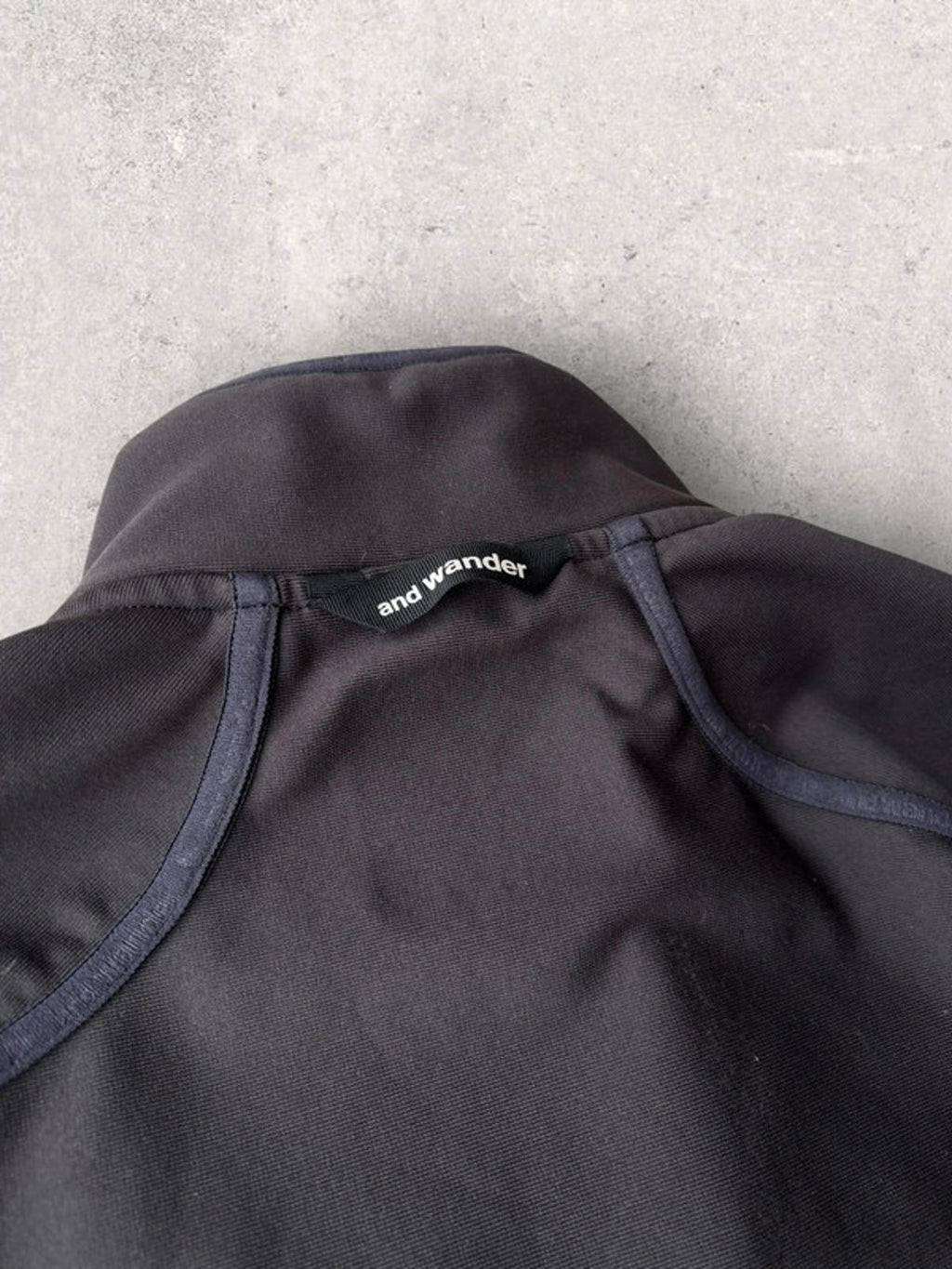 And Wander Light Fleece Charcoal M