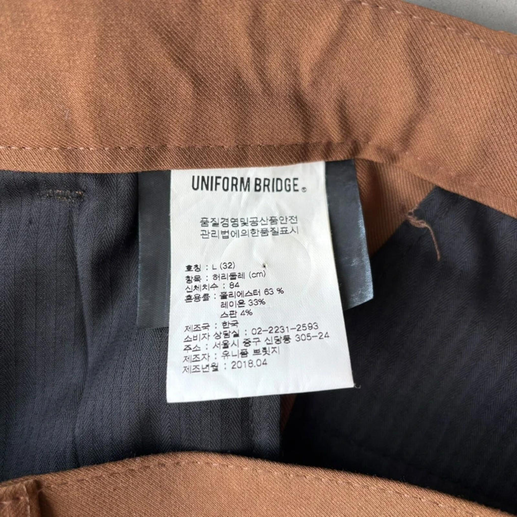Uniform Bridge Pleated Bermuda Short Brown L