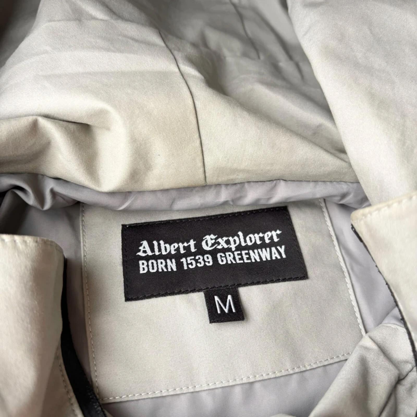 Uniform Bridge Water Resistant Mountain Jacket Grey M